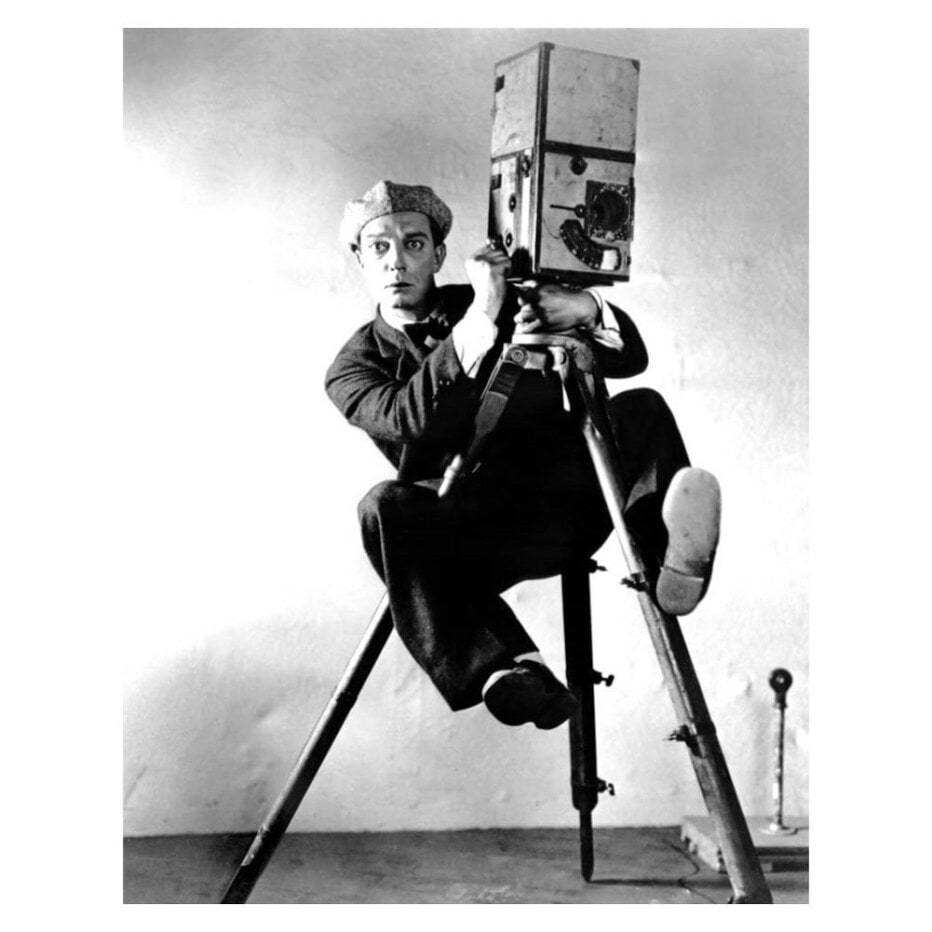 Buster Keaton in a scene from the silent film "The Cameraman".